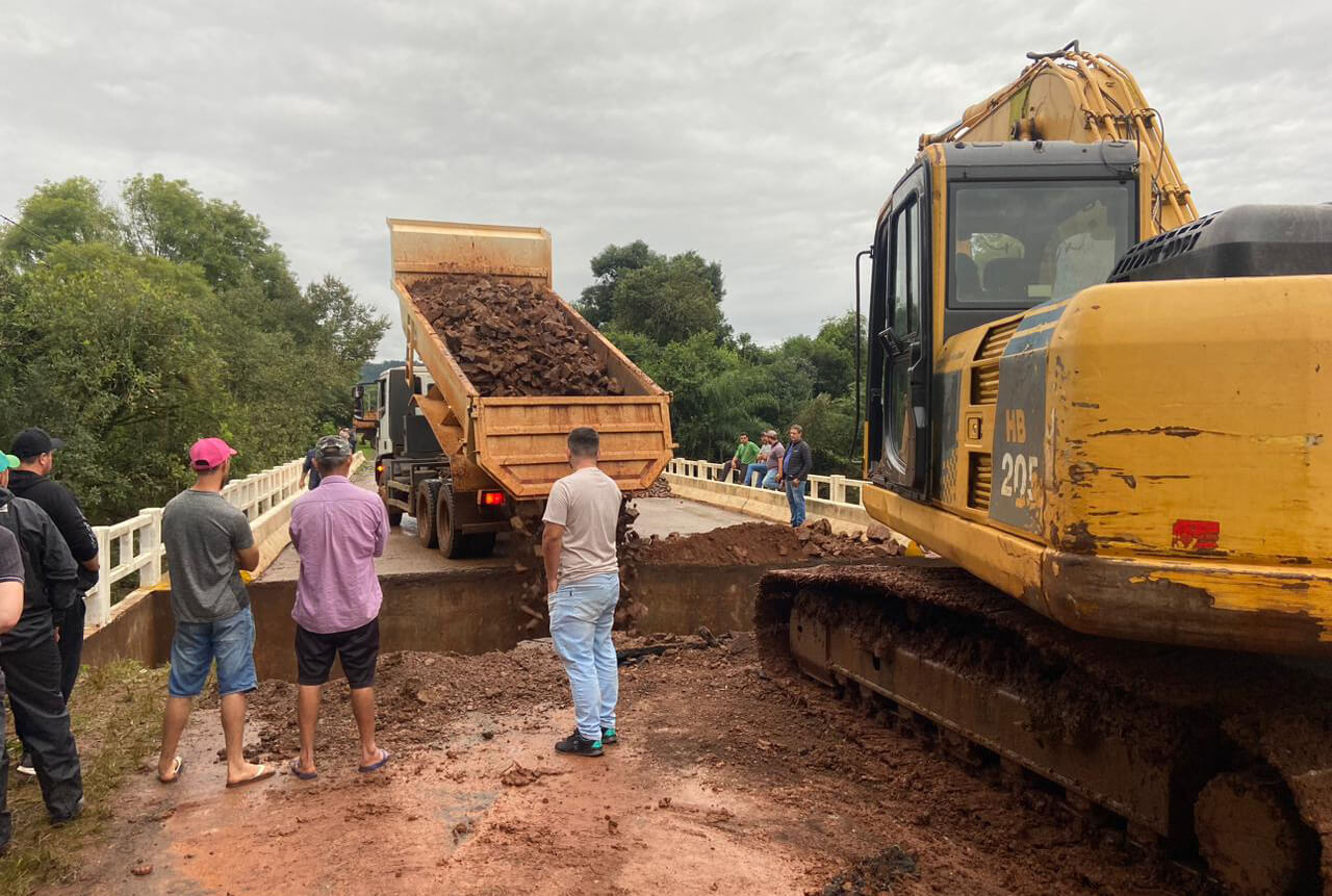 Capa Iniciam os trabalhos de reconstrução da ponte que liga Seberi a Cristal do Sul e Rodeio Bonito