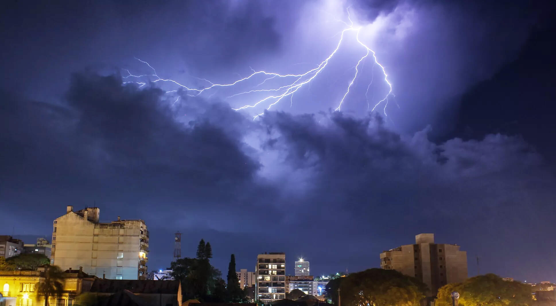 Capa RS terá fim de semana com manhãs e tardes mais amenas, com mudança no tempo a partir de segunda
