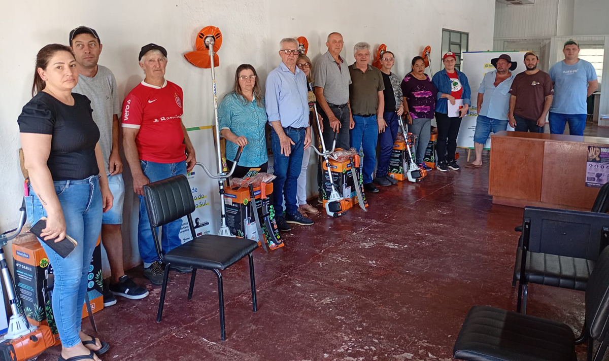 Capa Famílias de Liberato Salzano recebem kits de ferramentas para fortalecimento de quintais produtivos