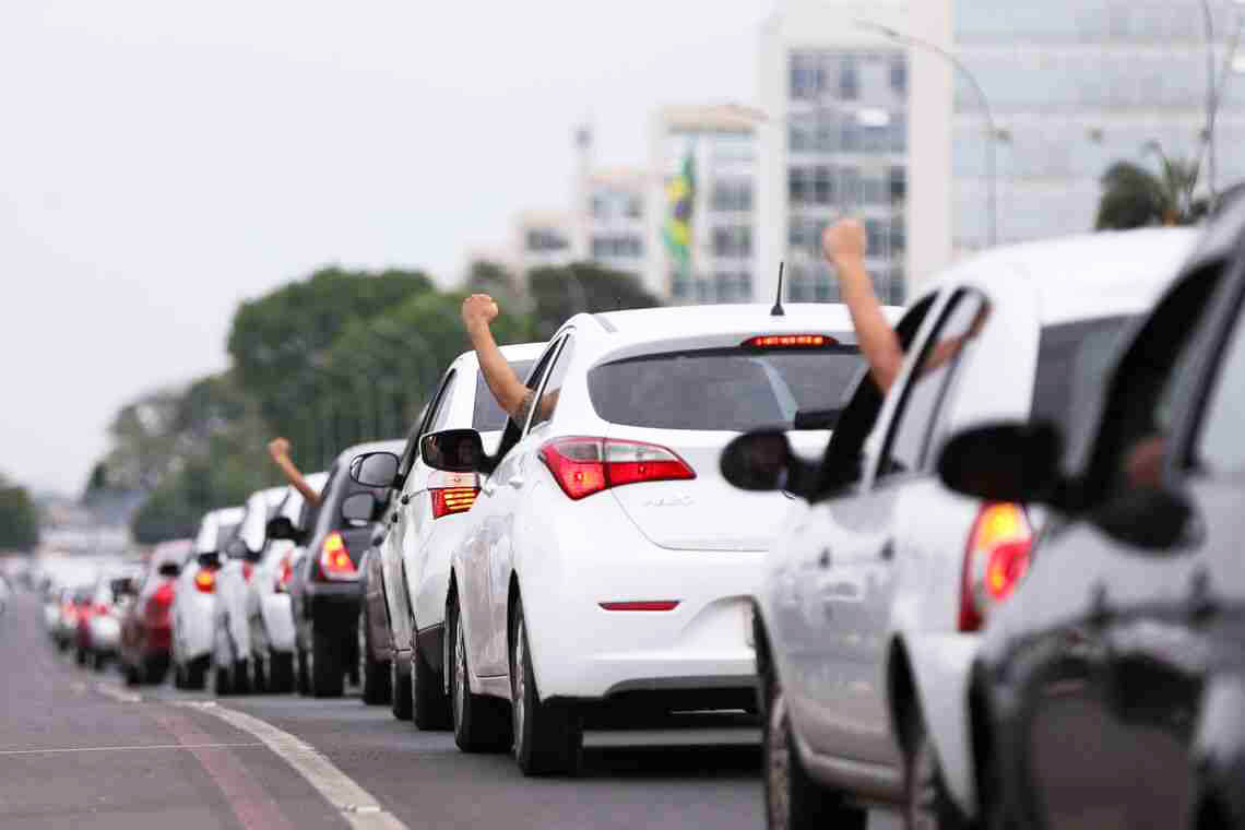 Capa Motoristas de aplicativos planejam parar nesta segunda por melhor remuneração