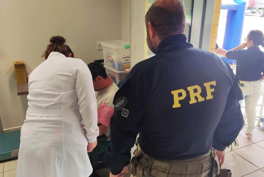 Capa PRF realiza 'comando de saúde' na BR-285 em Ijuí