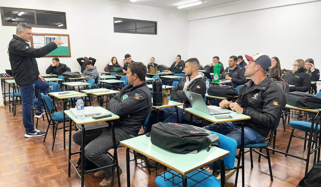 Capa URI/FW lança Vestibular de Inverno com vagas para 10 cursos presenciais