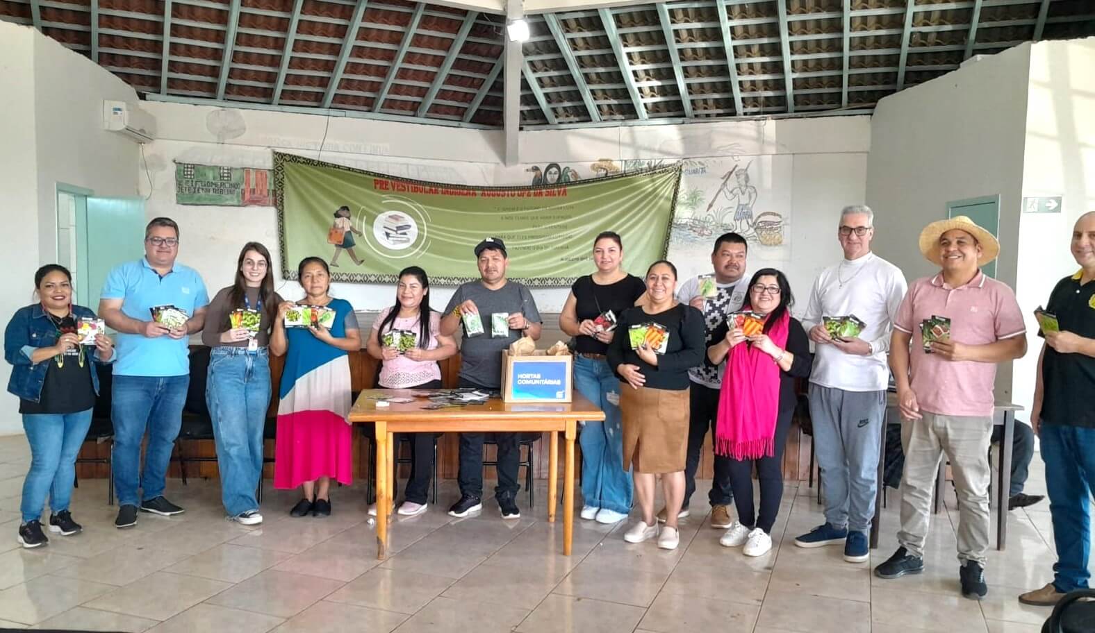 Capa Tenente Portela: projeto Horta nas Escolas distribui sementes em Reserva Indígena