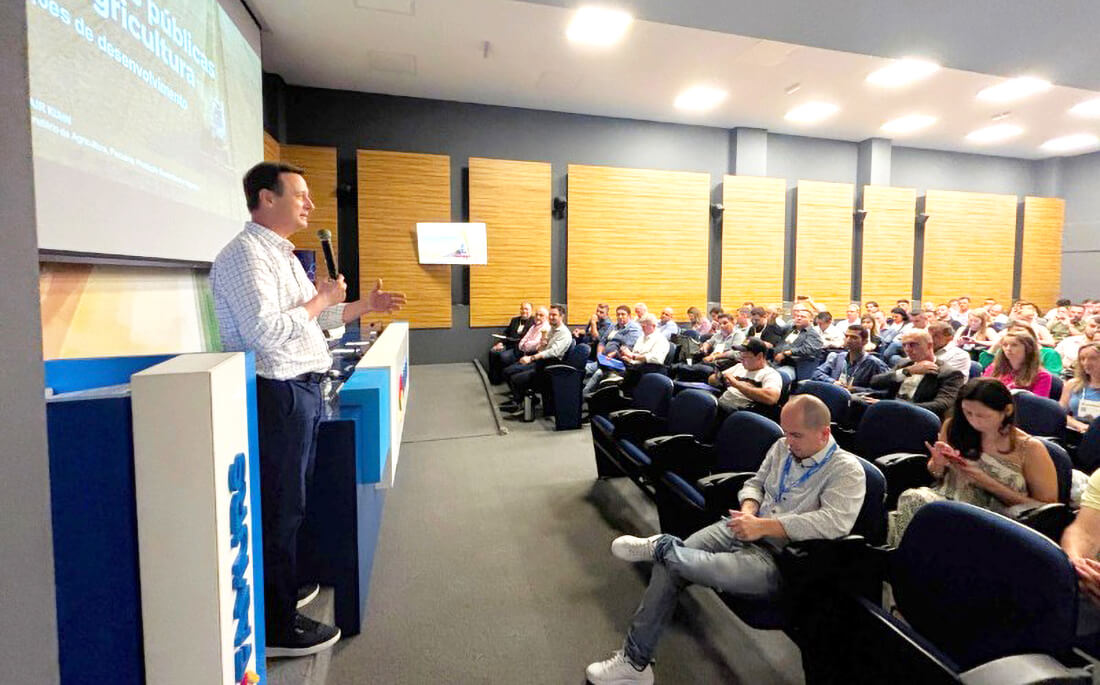 Capa Secretário da Agricultura do RS apresenta ações de desenvolvimento em seminário na Famurs