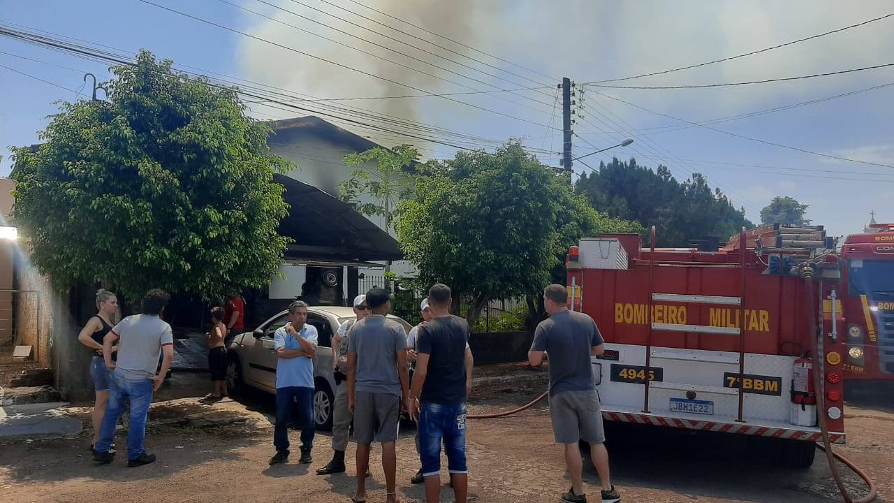 Capa Incêndio atinge residência em FW