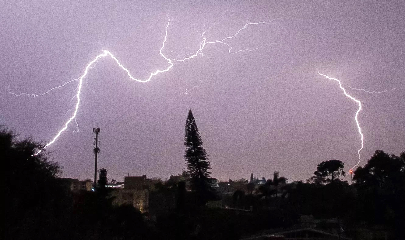 Capa Outubro terá temporais e chuva acima da média no Sul do Brasil