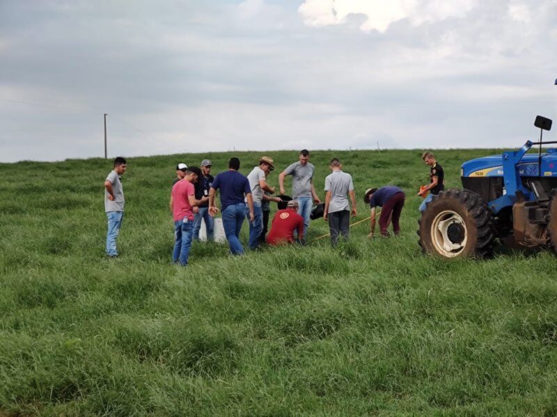 Capa Máquinas e Equipamentos Agrícolas é tema de aulas práticas das Ciências Agrárias