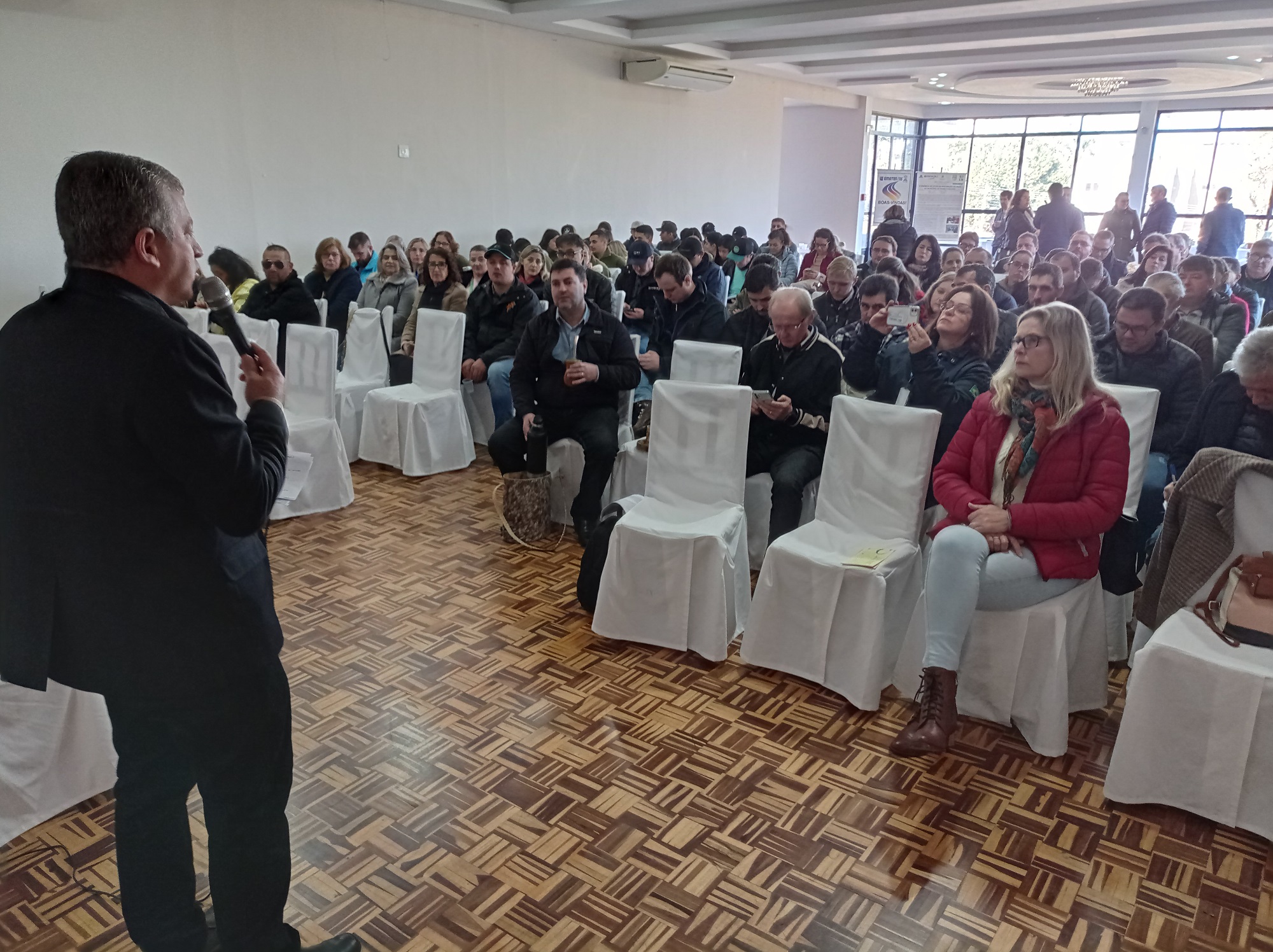 Capa Seminário aborda cooperativismo e mercado institucional em Lagoa Vermelha