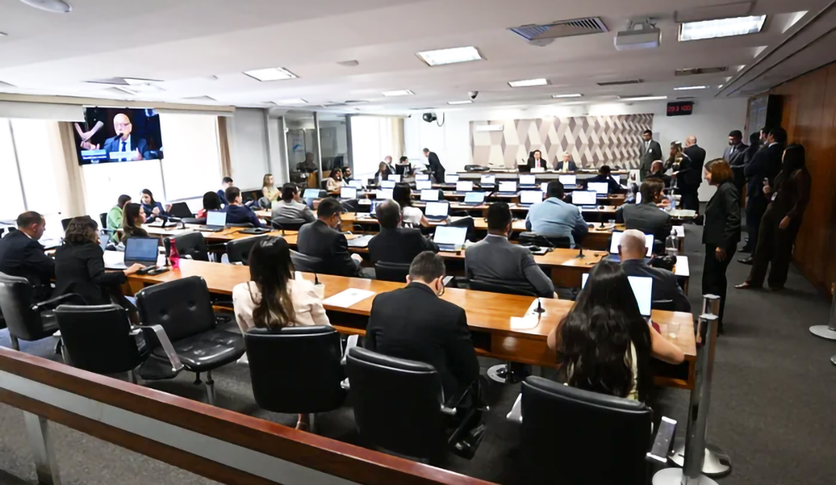 Capa Comissão de Constituição e Justiça do Senado aprova PEC que cria o SUS da Segurança Pública