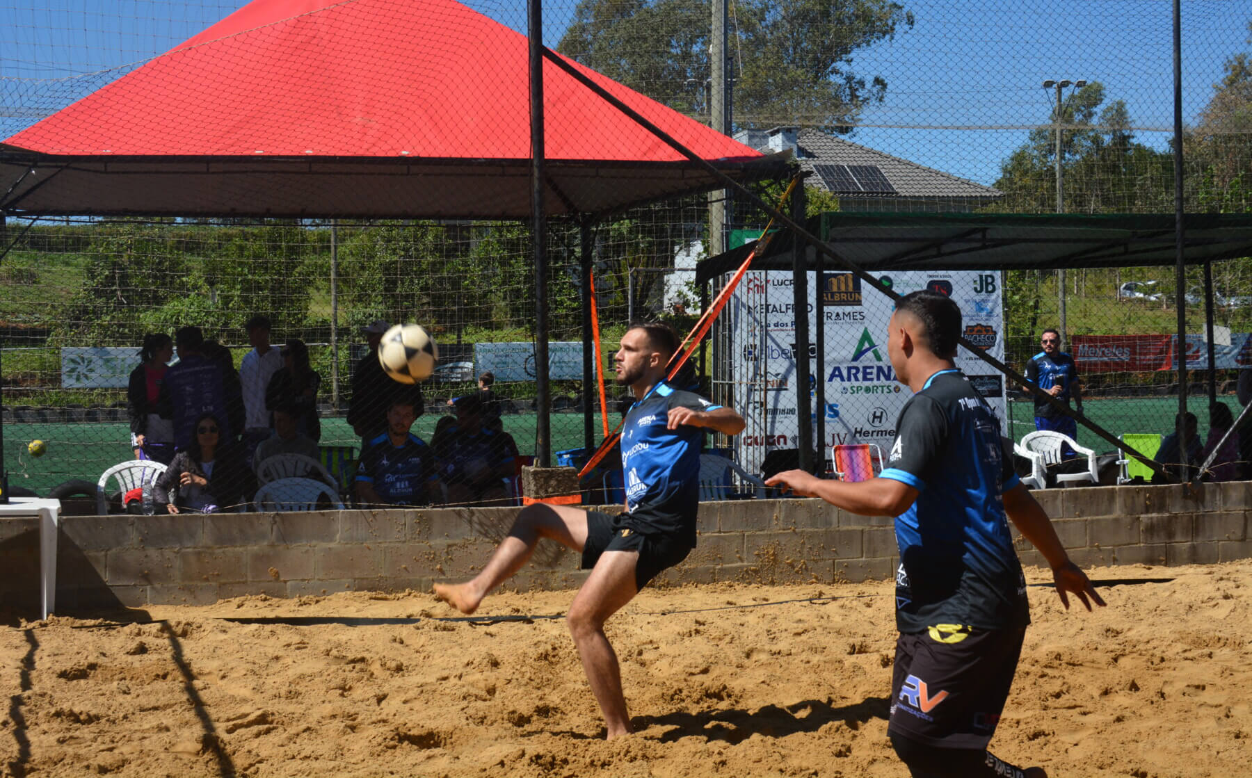 Capa 7º Open de Futevôlei Rodrigo Andreatto reúne 160 duplas e celebra legado esportivo na Arena Sports