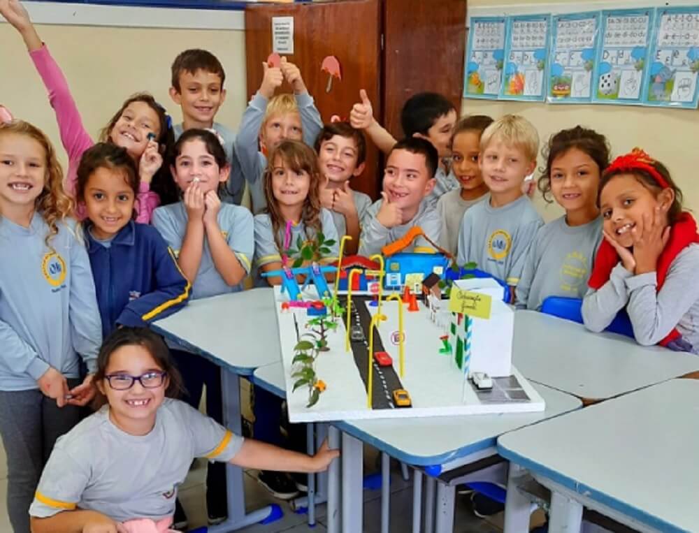 Capa Seberi: Estudantes representaram em forma de maquete alguns dos bens públicos e privados existentes no município