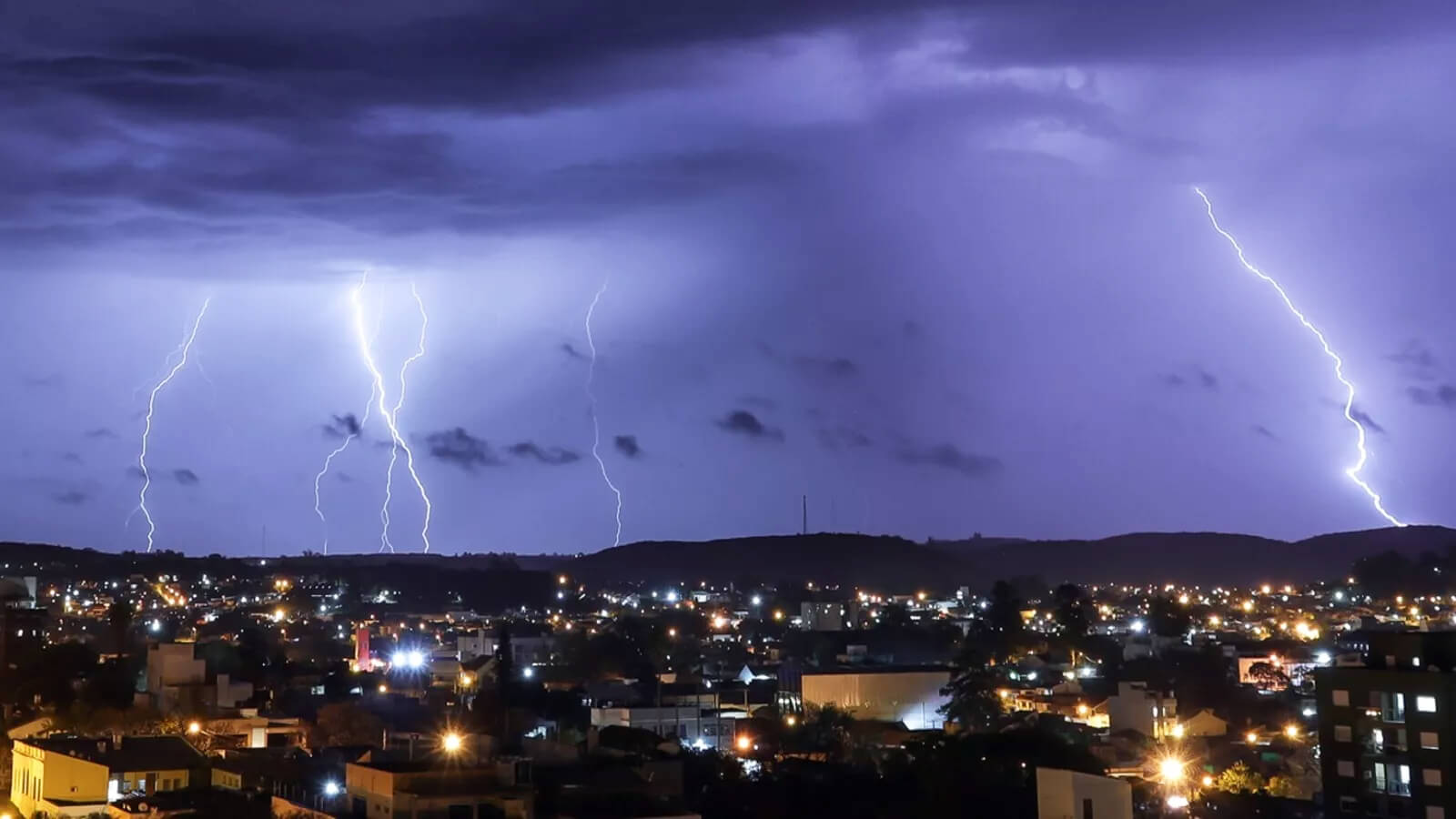 Capa Frente fria deixa Rio Grande do Sul em alerta para granizo nos próximos dias