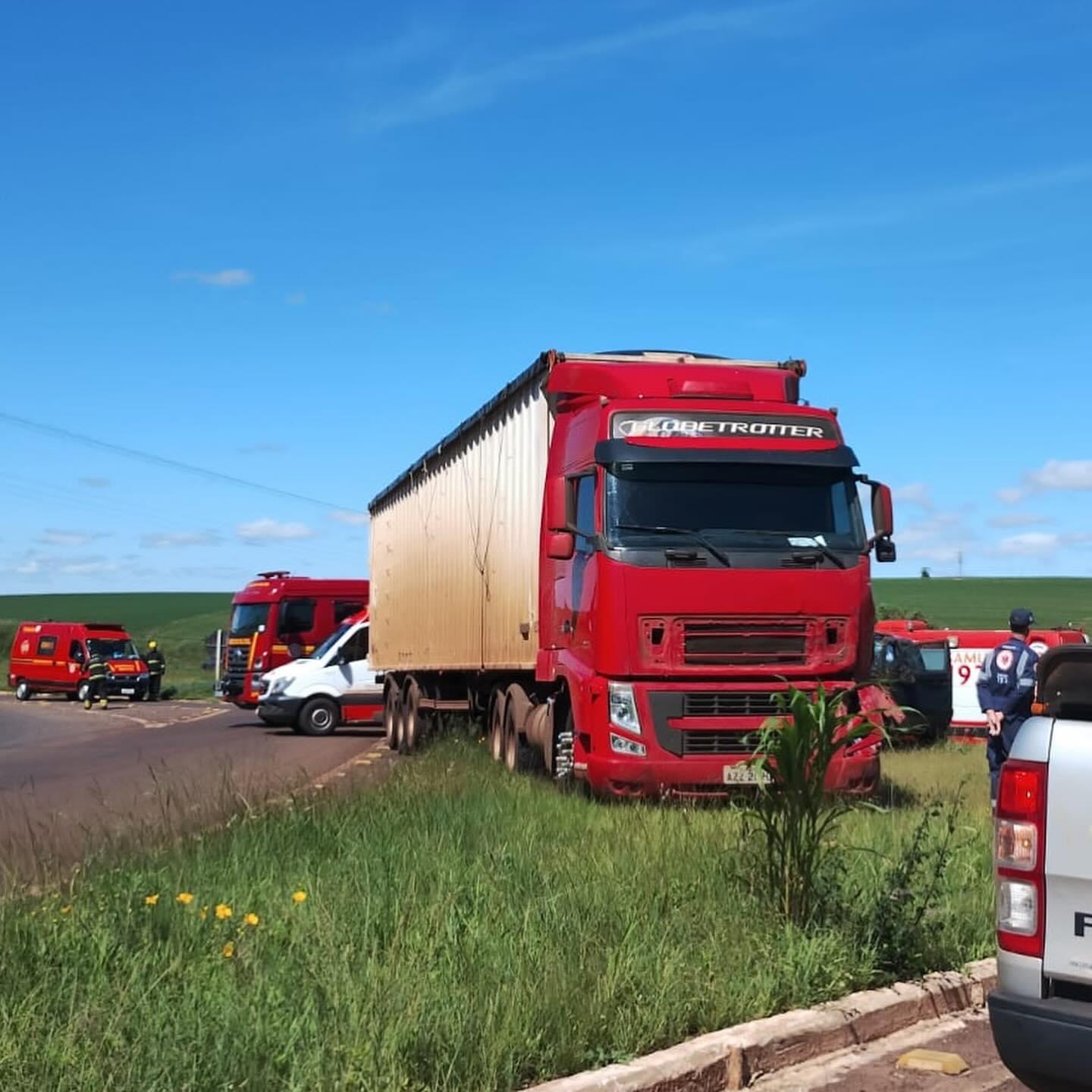 Capa Samu e Bombeiros atendem acidente com danos no Trevão em Palmeira das Missões