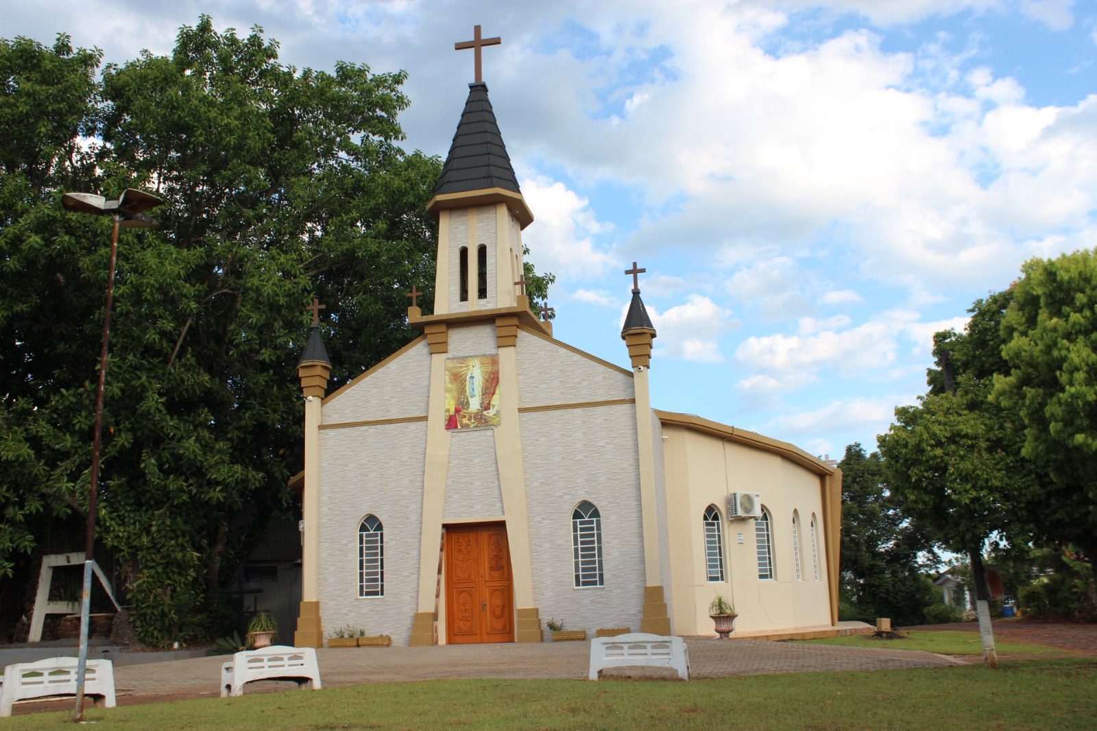 Capa Divulgada programação da 50ª Romaria de Nossa Senhora de Lourdes e 25ª Romaria Diocesana do Enfermo