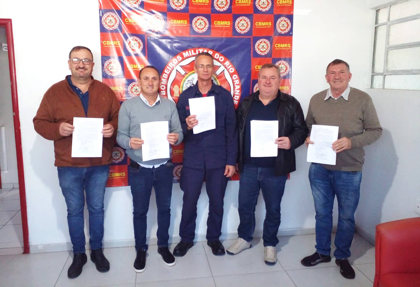 Capa Prefeitos da região se reúnem para discutir a nova unidade do Corpo de Bombeiros em Palmitinho
