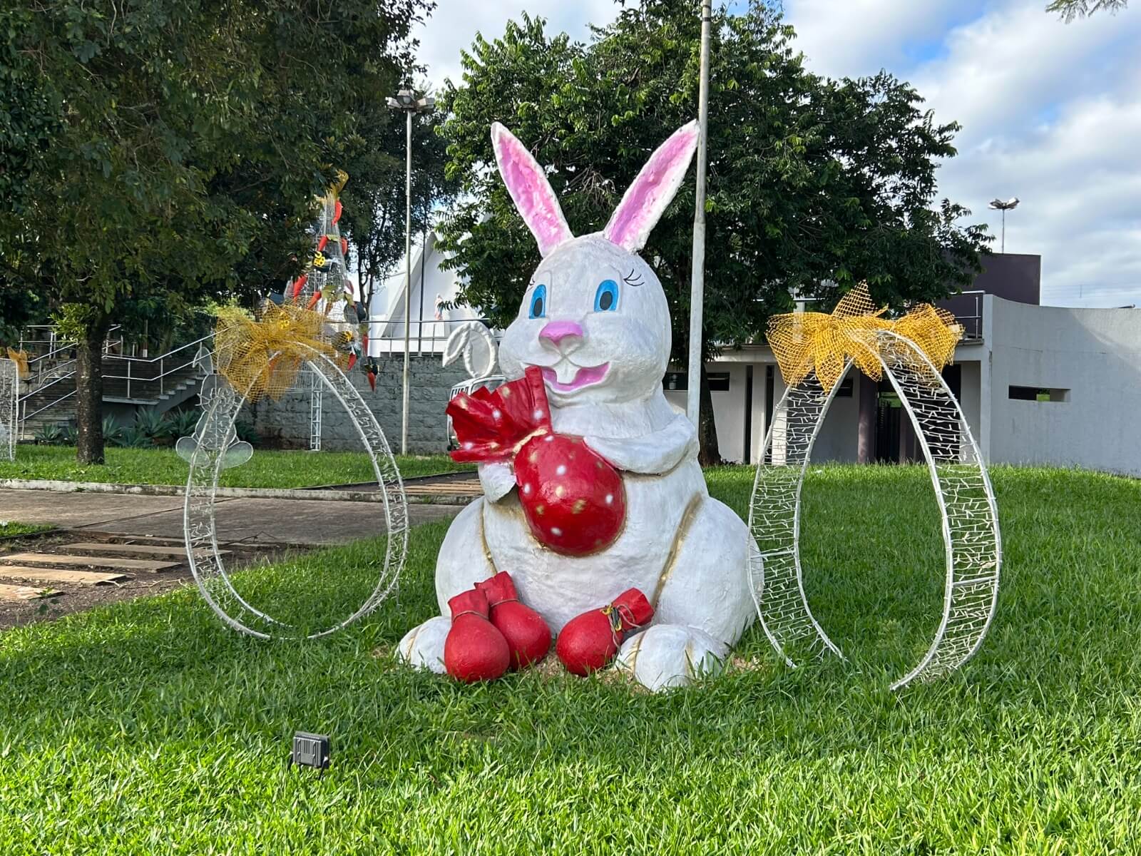 Capa Praça da Paz de Seberi se prepara para receber o Coelhinho da Páscoa