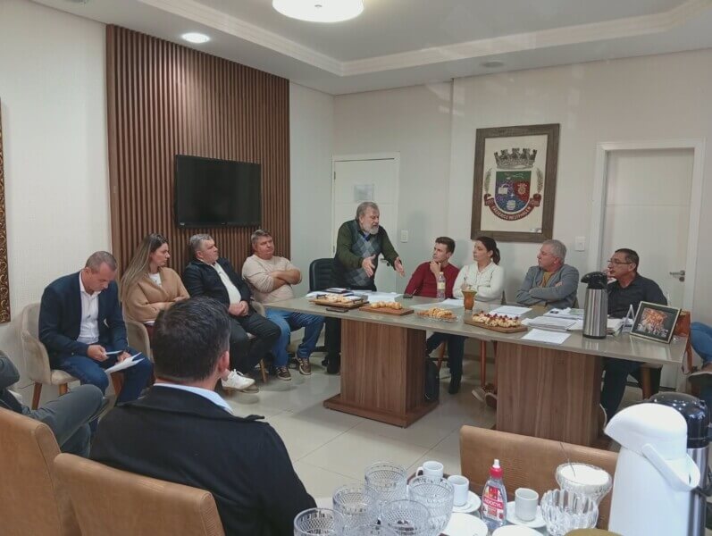 Capa Prefeitos da região unem forças em defesa do Hospital Divina Providência
