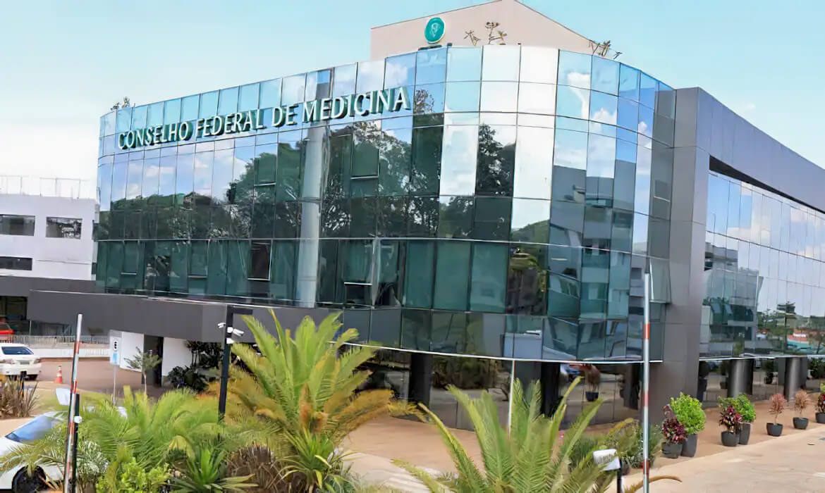 Capa Conselho Federal de Medicina cria Comissão de Saúde e Espiritualidade para avaliar estudos sobre fé e evolução clínica positiva