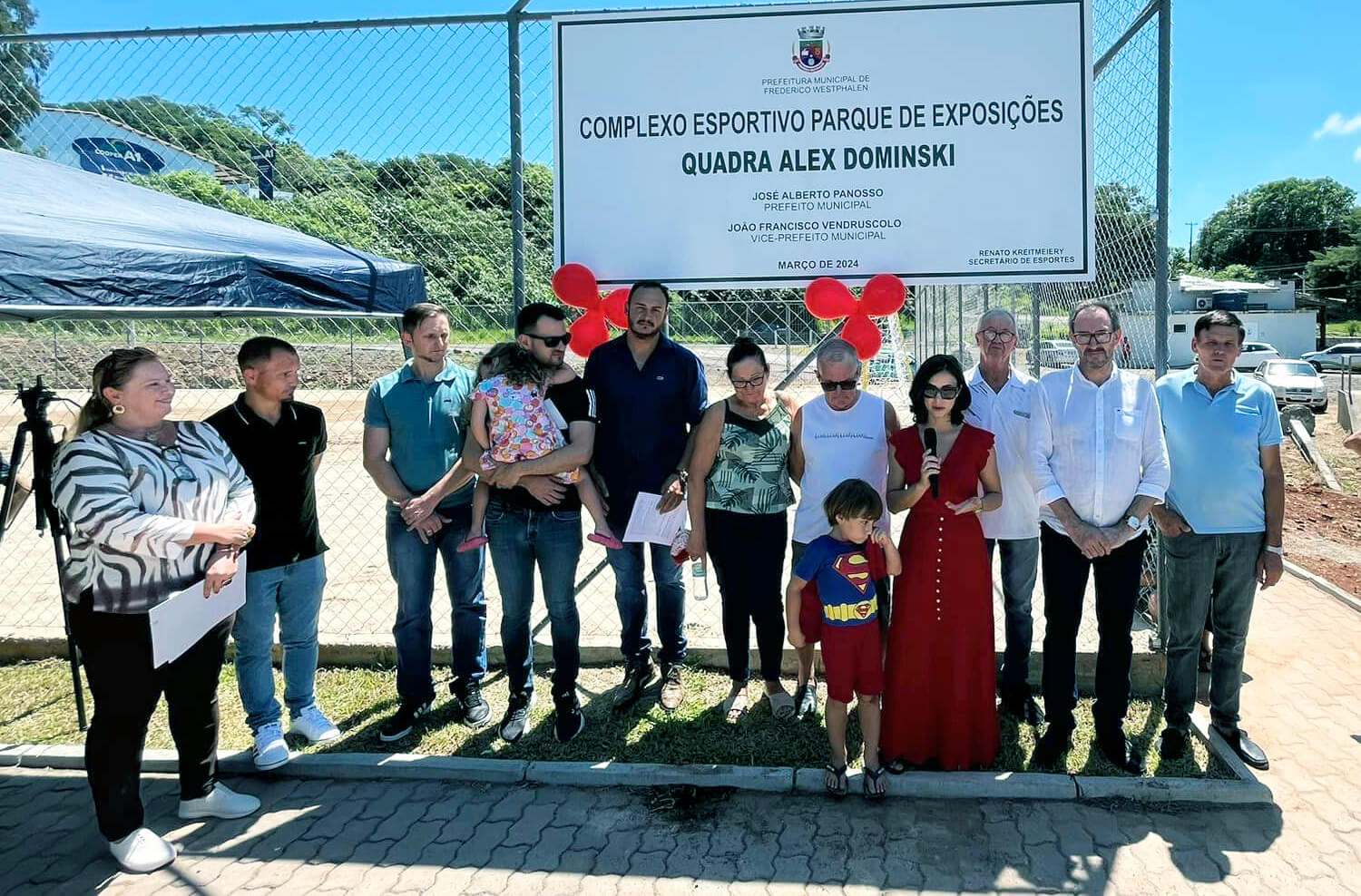 Capa Duas novas quadras esportivas são inauguradas no Parque de Exposições de Frederico Westphalen
