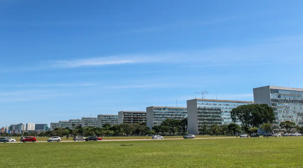 Capa Senado aprova reajuste salarial de servidores federais