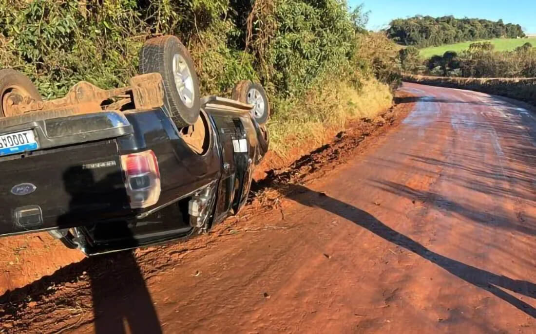 Capa Gelo em estrada causa capotamento em Santo Augusto