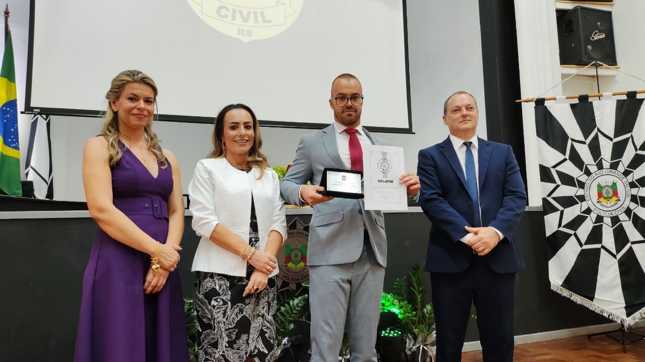 Capa Promotor de FW recebe honraria da Polícia Civil do RS