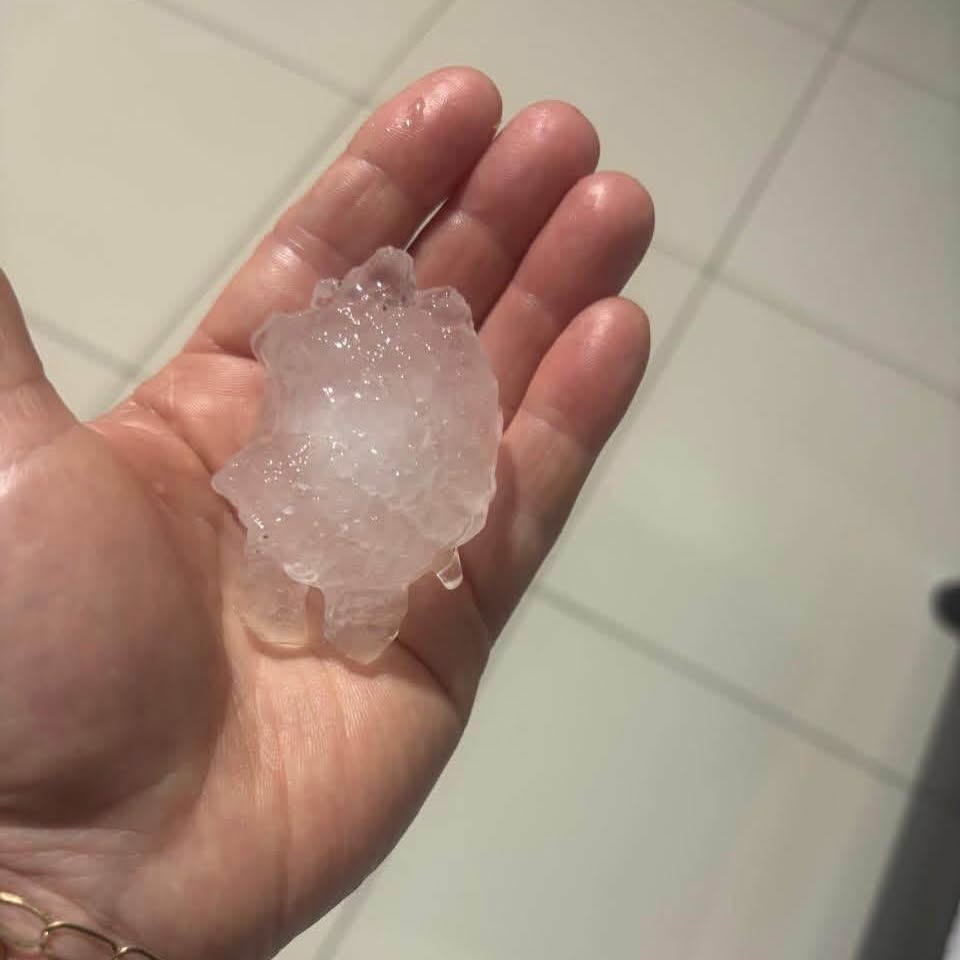 Capa Nova tempestade de granizo atinge Três Palmeiras e volta a danificar casas nesta segunda-feira