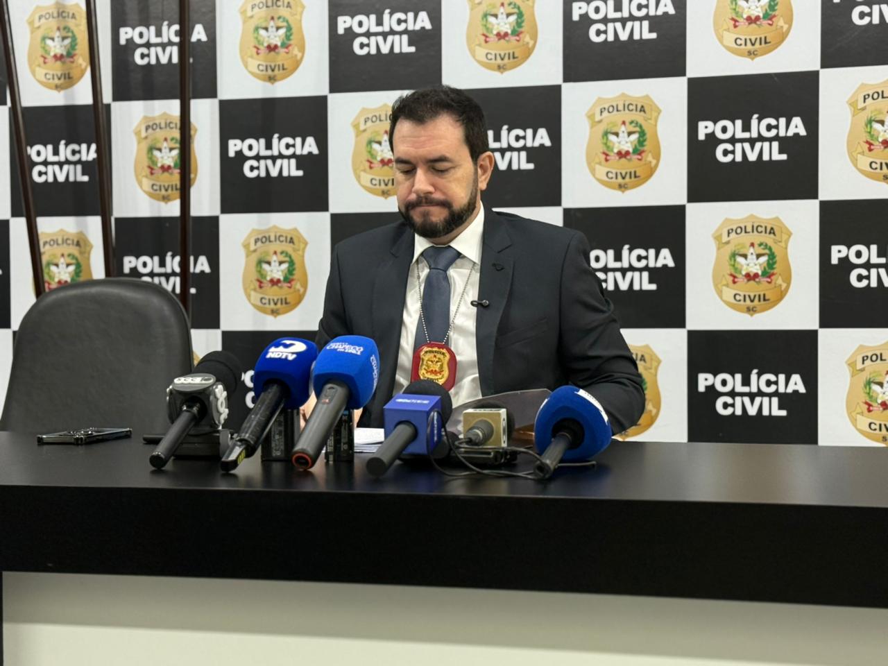 Capa Polícia Civil divulga novos detalhes em coletiva sobre feminicídio em Chapecó