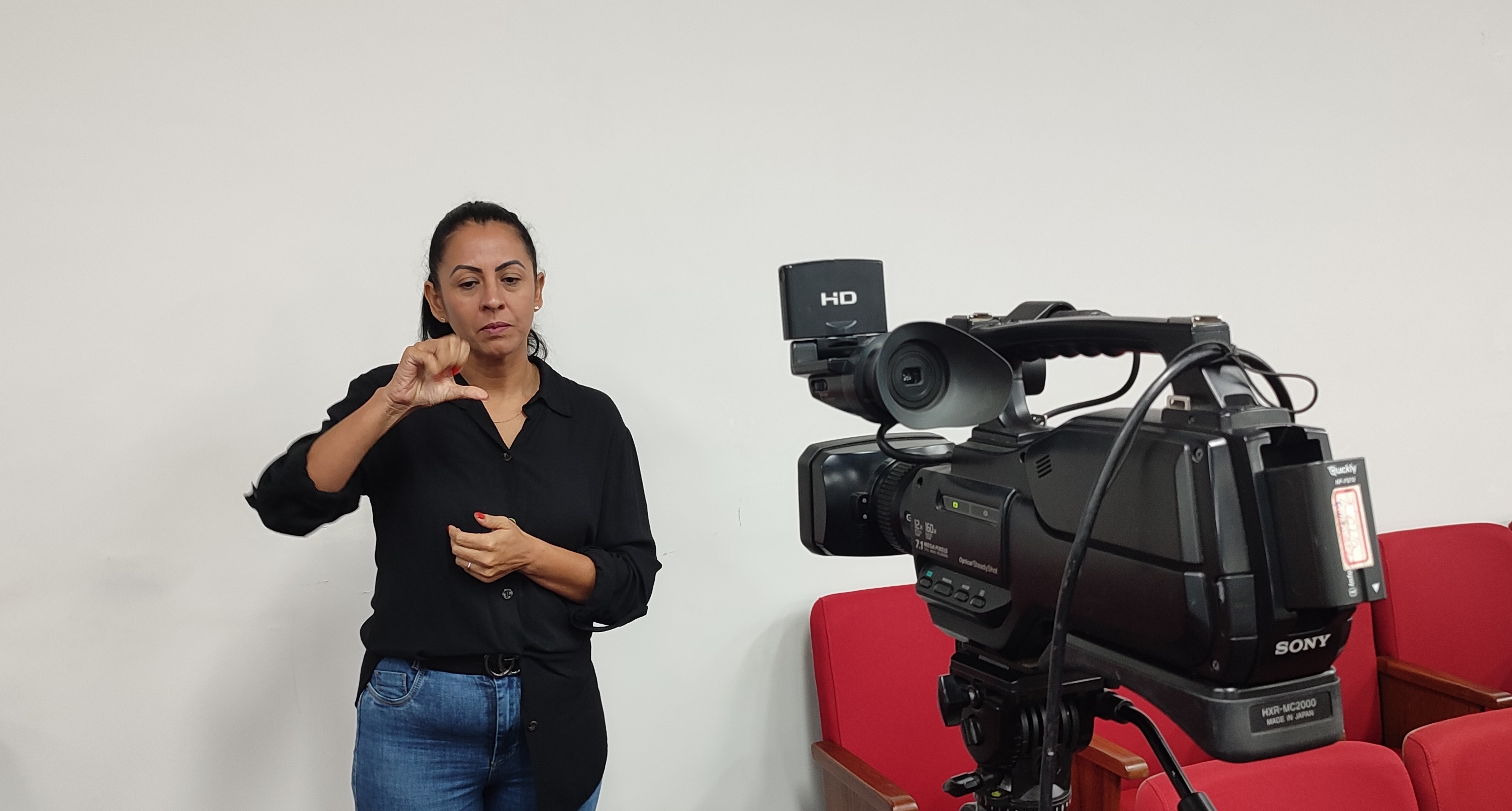 Capa Câmara de Vereadores de FW inicia transmissão de sessões em Libras