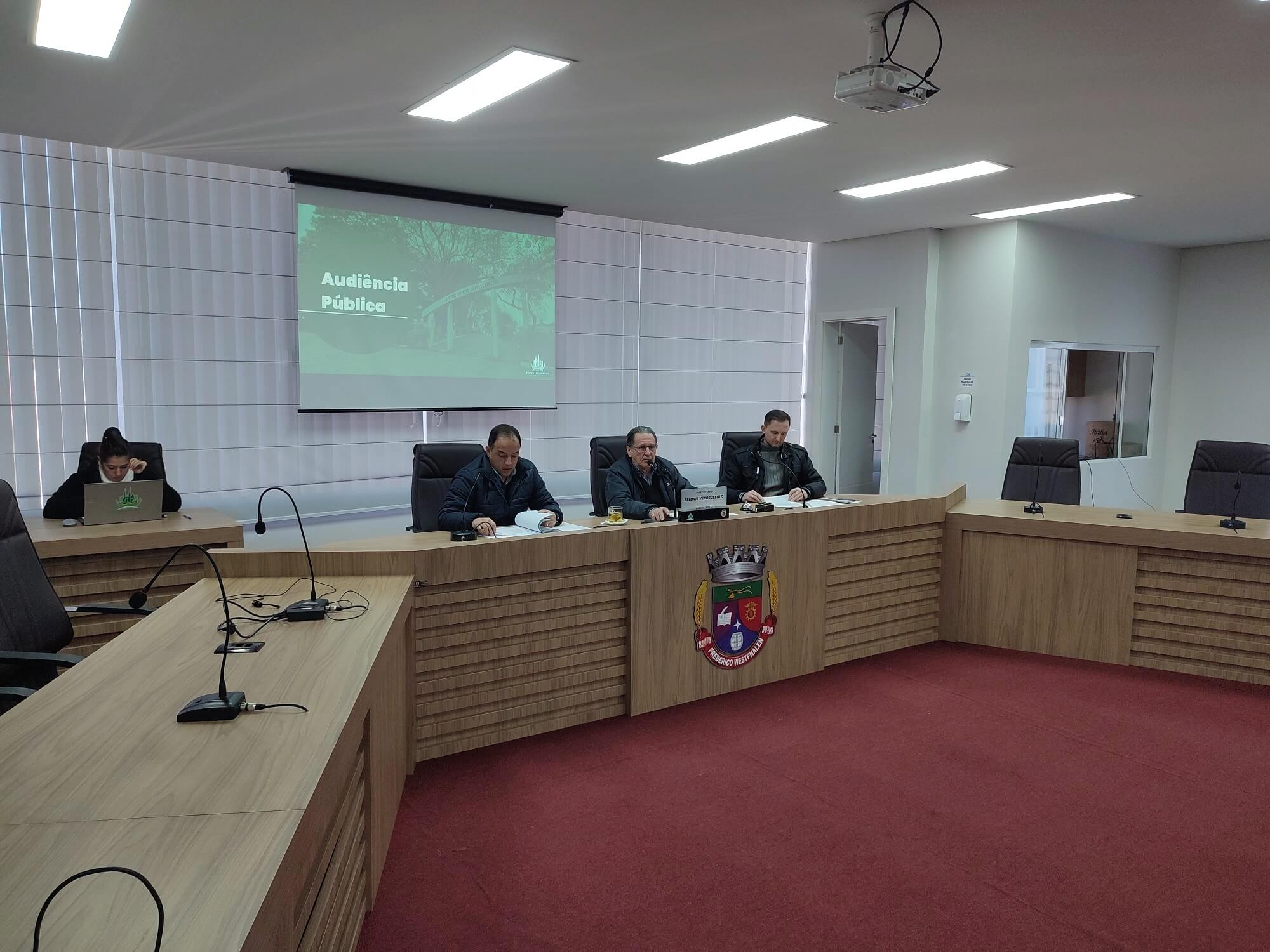 Capa Regulamentação dos cemitérios e serviços funerários em FW é debatida