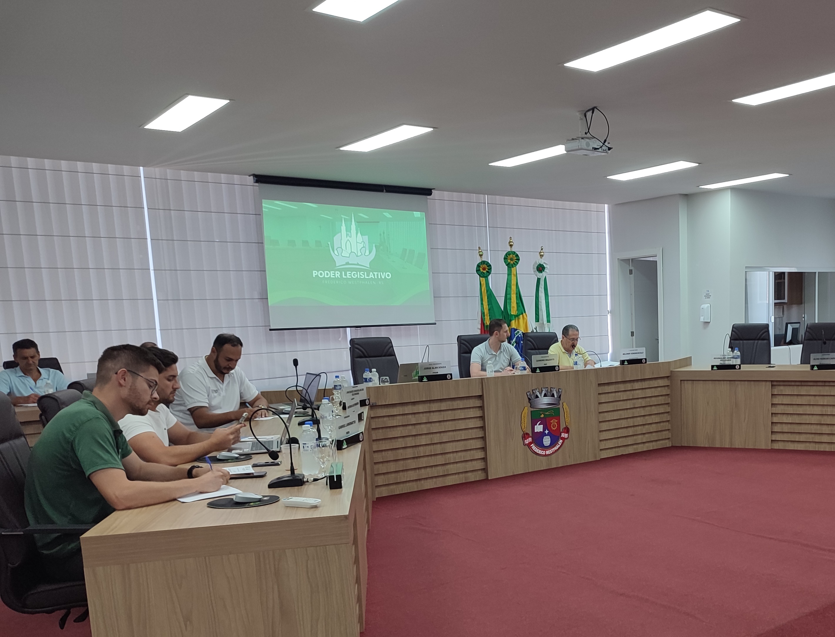Capa Quadras esportivas do Parque de Exposições recebem os nomes de Alexsander Dominski e Alencar Zanella 