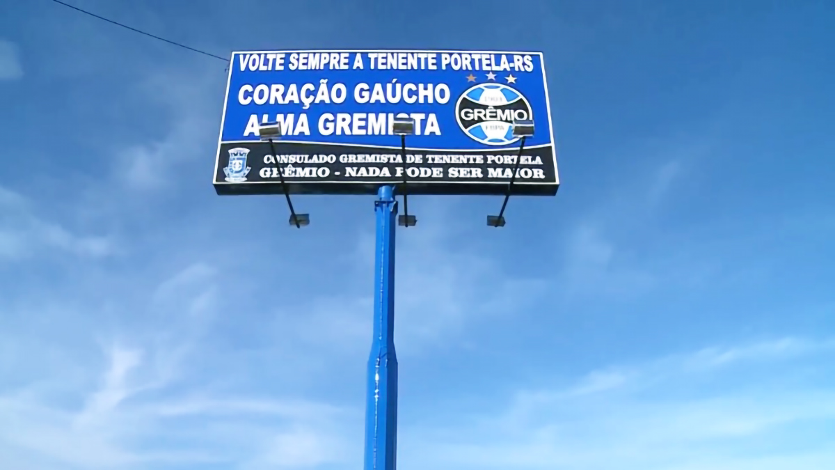 Capa Torcedores gremistas de Tenente Portela mobilizam campanha para reconstrução de tradicional outdoor