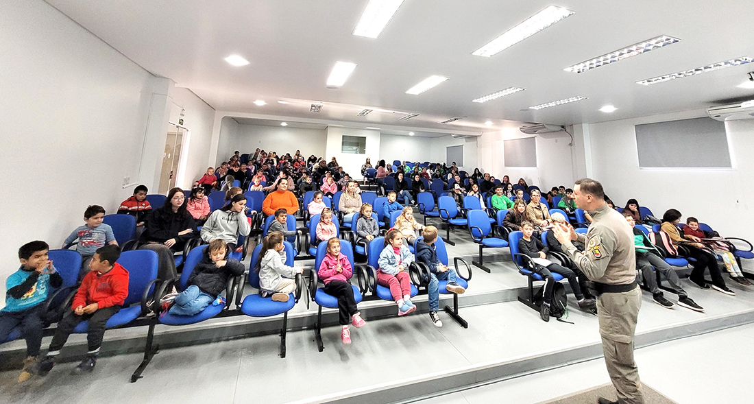 Capa Brigada Militar e escolas de Caiçara iniciam o PROERD para prevenir o uso de drogas e a violência