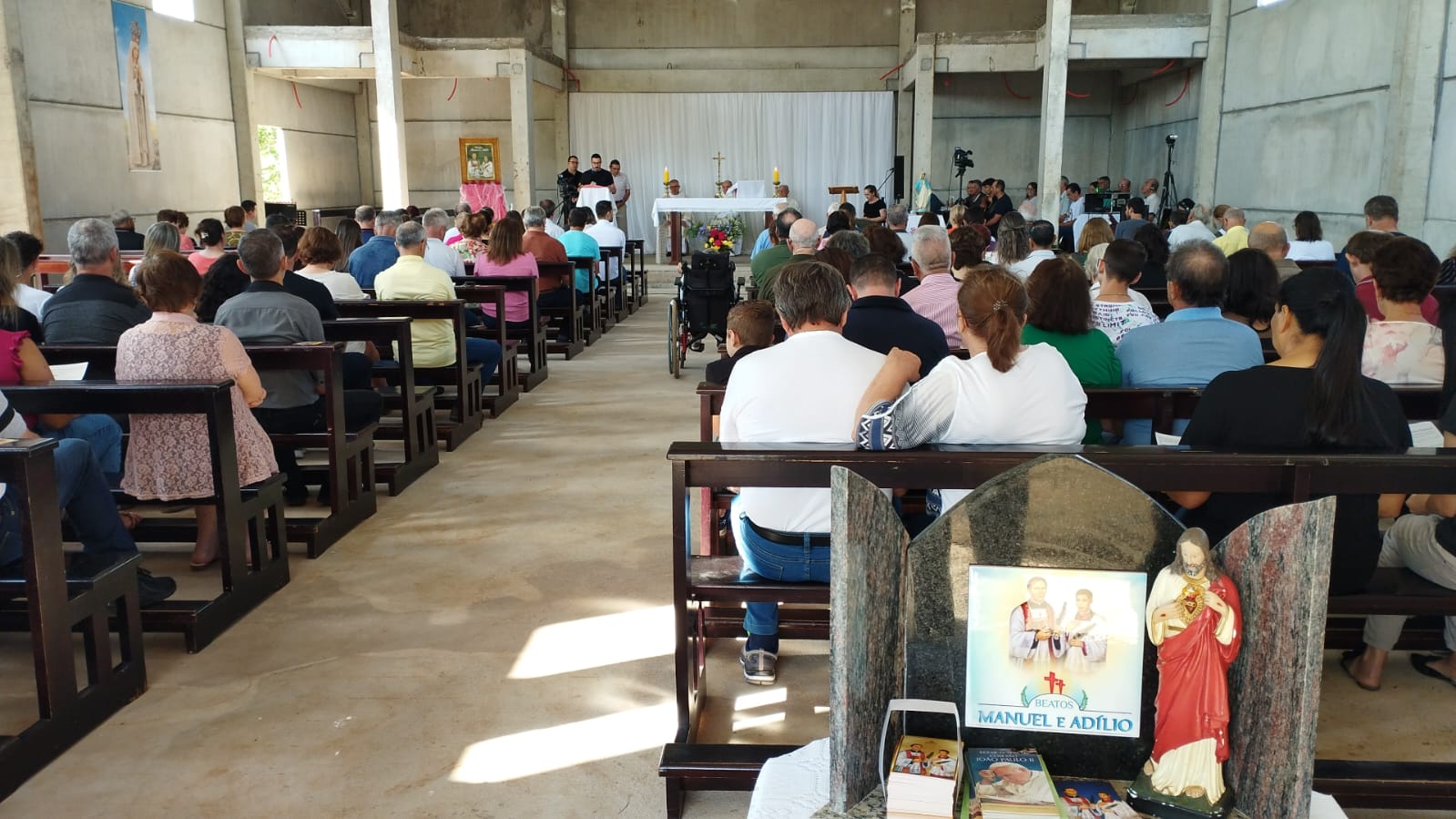 Capa Primeira Missa é realizada na Capela dos Beatos Manuel e Adílio do Bairro Panosso em FW