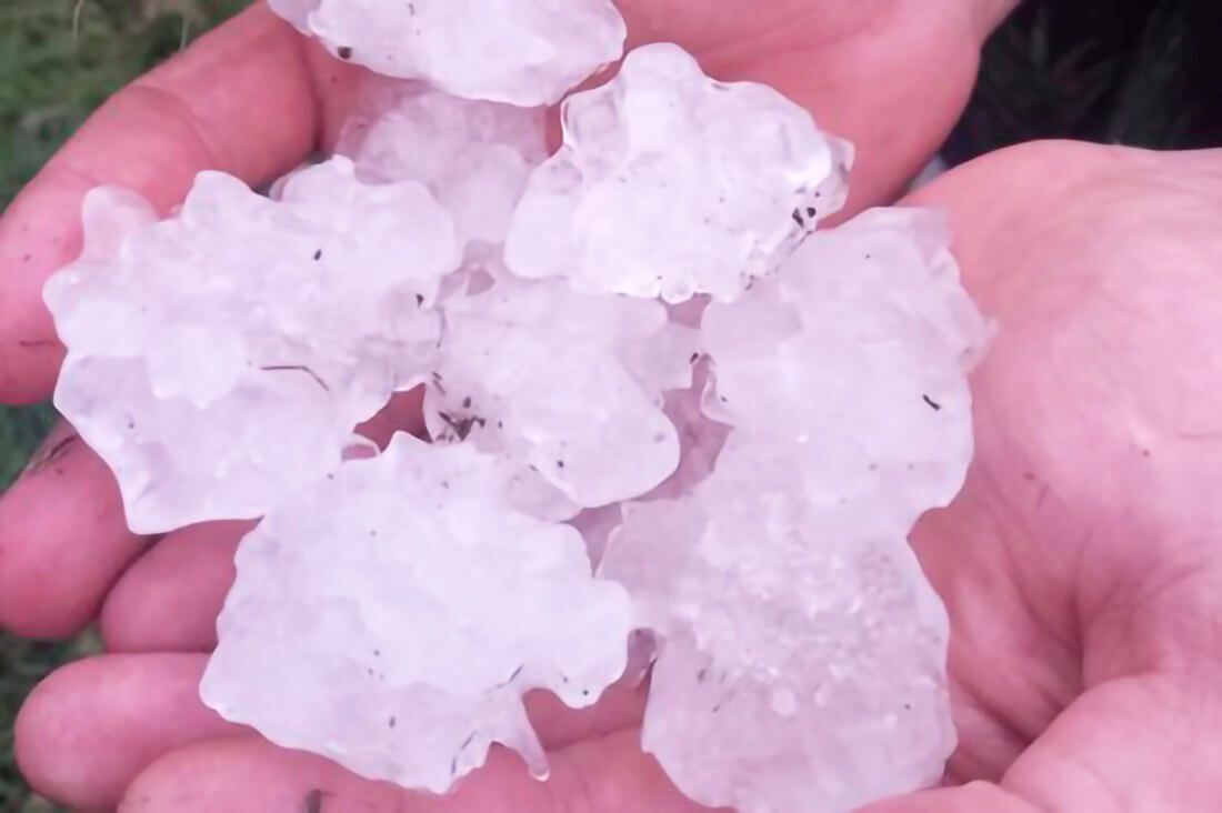 Capa Municípios do RS registram granizo e alagamentos em razão de temporais neste domingo
