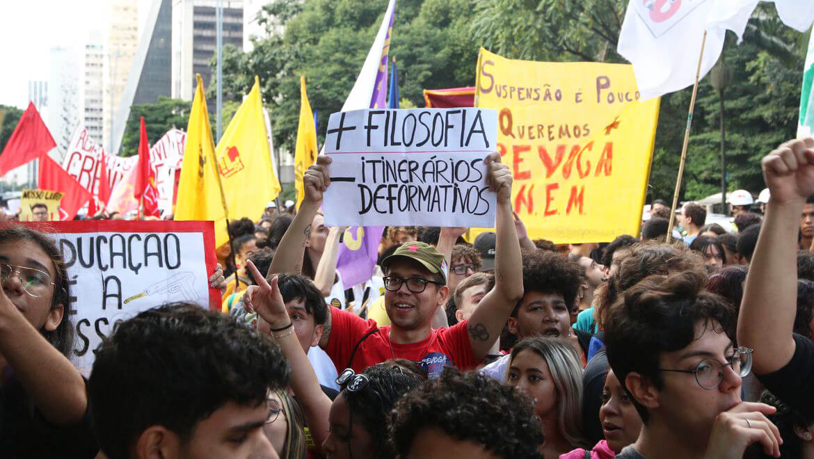 Capa Dia do estudante é marcado por mobilizações em todo o país