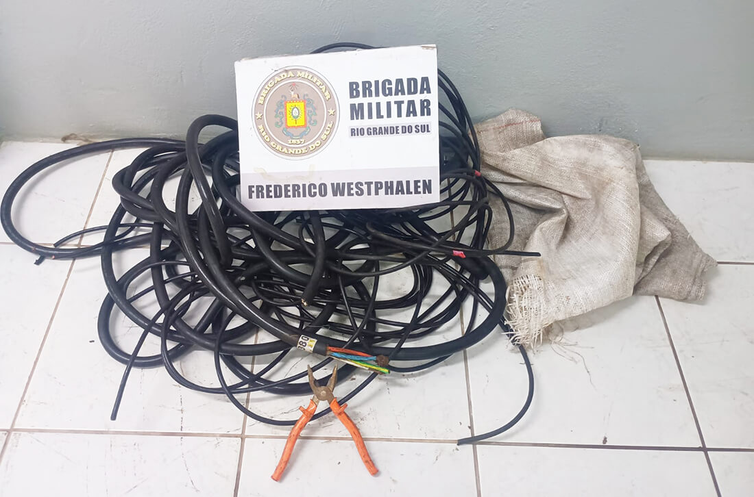 Capa Brigada Militar apreende fios de cobre durante a madrugada em Frederico Westphalen