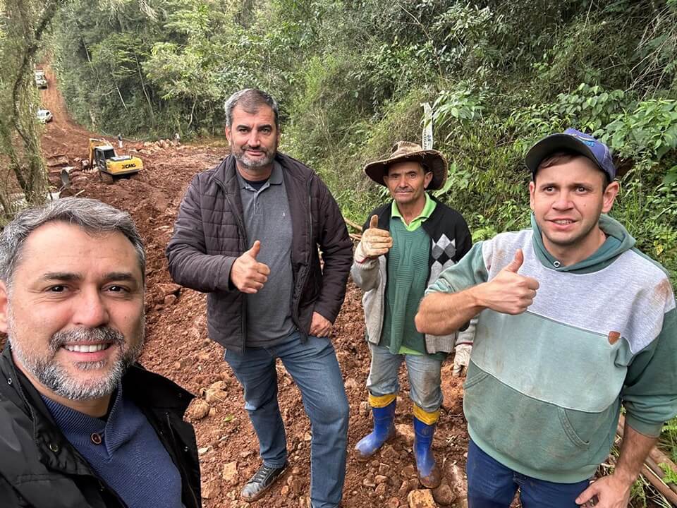 Capa Prefeito de Caiçara visita obras de Pontilhão na Linha Ângico da Saudade