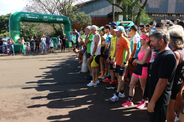 Capa Sol e calor, atraem grande público para a etapa Ijuí do Corridas Unimed neste domingo