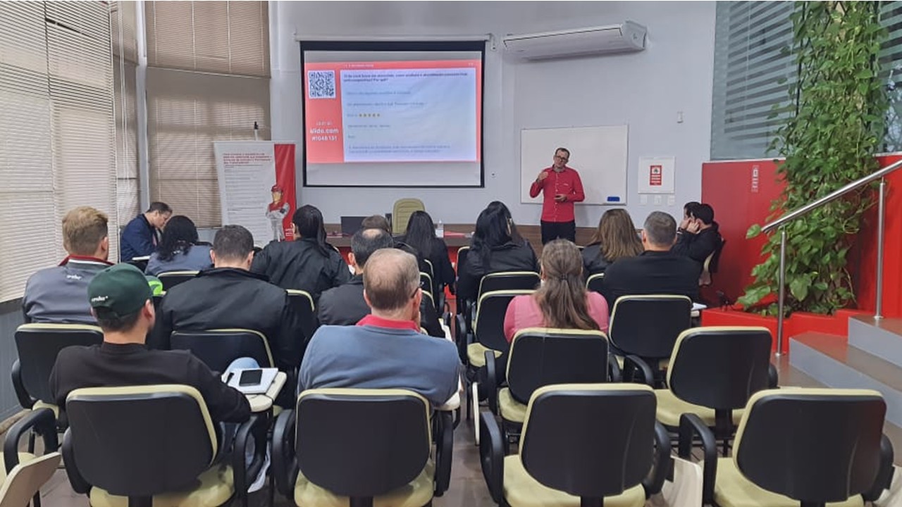 Capa Creluz promove workshop de atendimento com foco no associado
