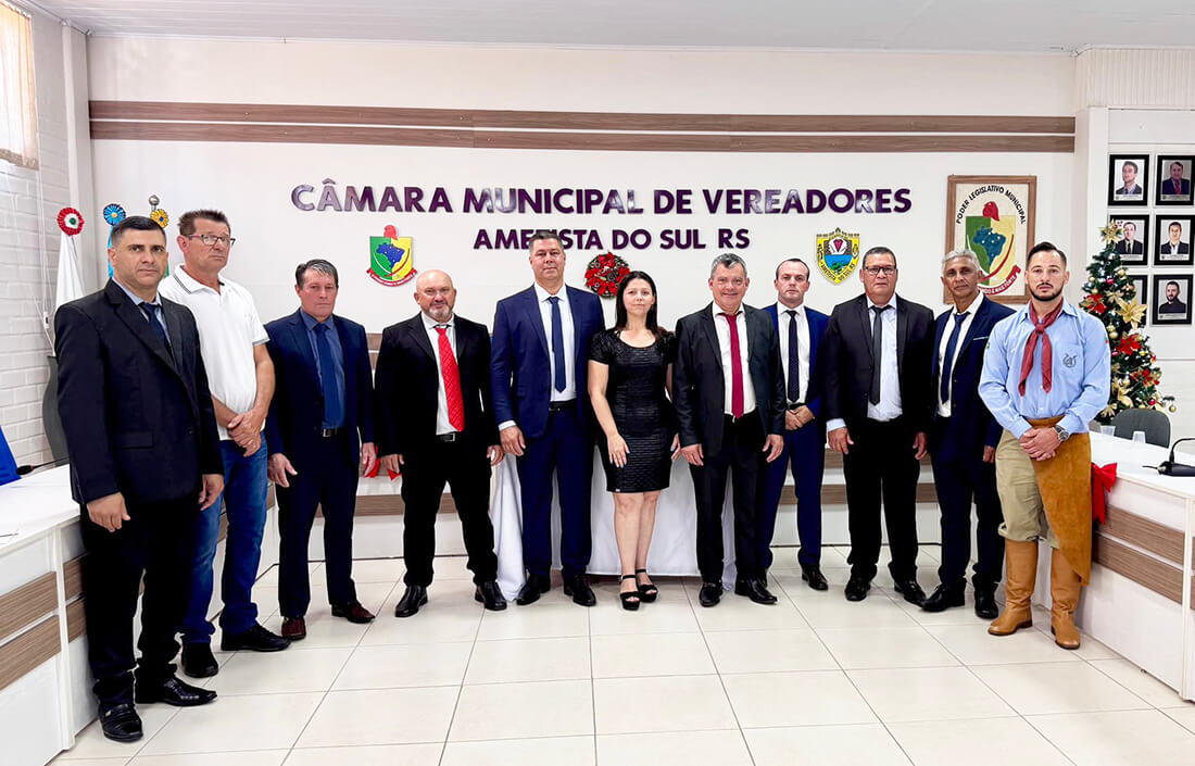 Capa Ametista do Sul dá posse a novos gestores e vereadores em cerimônia solene