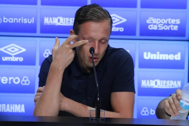 Capa Grêmio anuncia aposentadoria de Lucas Leiva dos gramados
