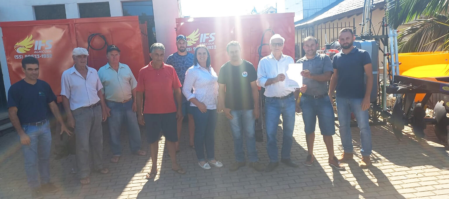 Capa Famílias recebem implementos de Patrulha Agrícola em Palmitinho