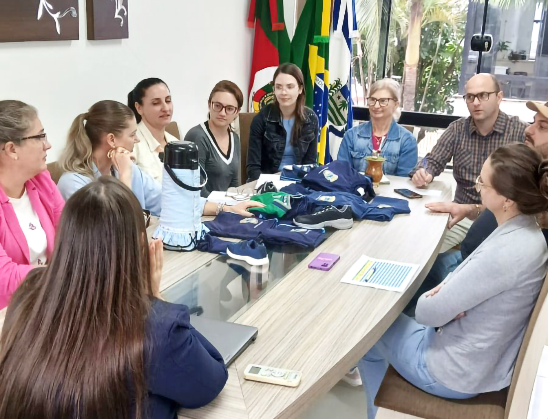 Capa Palmitinho discute novos projetos ambientais com o Programa Recicle Bem
