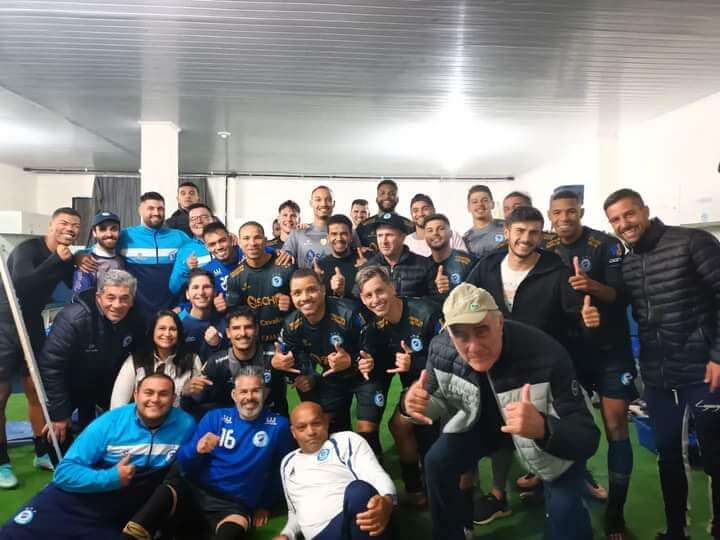Capa Glória vence o Tupi FC e entra no G4