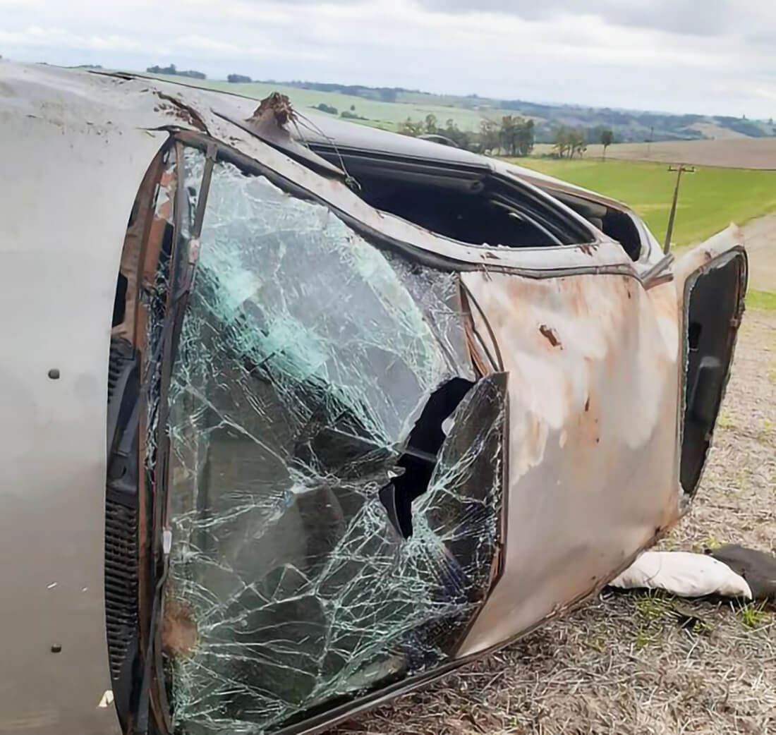 Capa Veículo sai da pista e capota entre Tenente Portela e Miraguaí