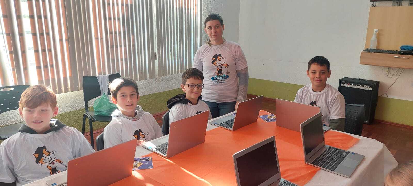 Capa Escolas da 20ª CRE participam da Semana do Scratch