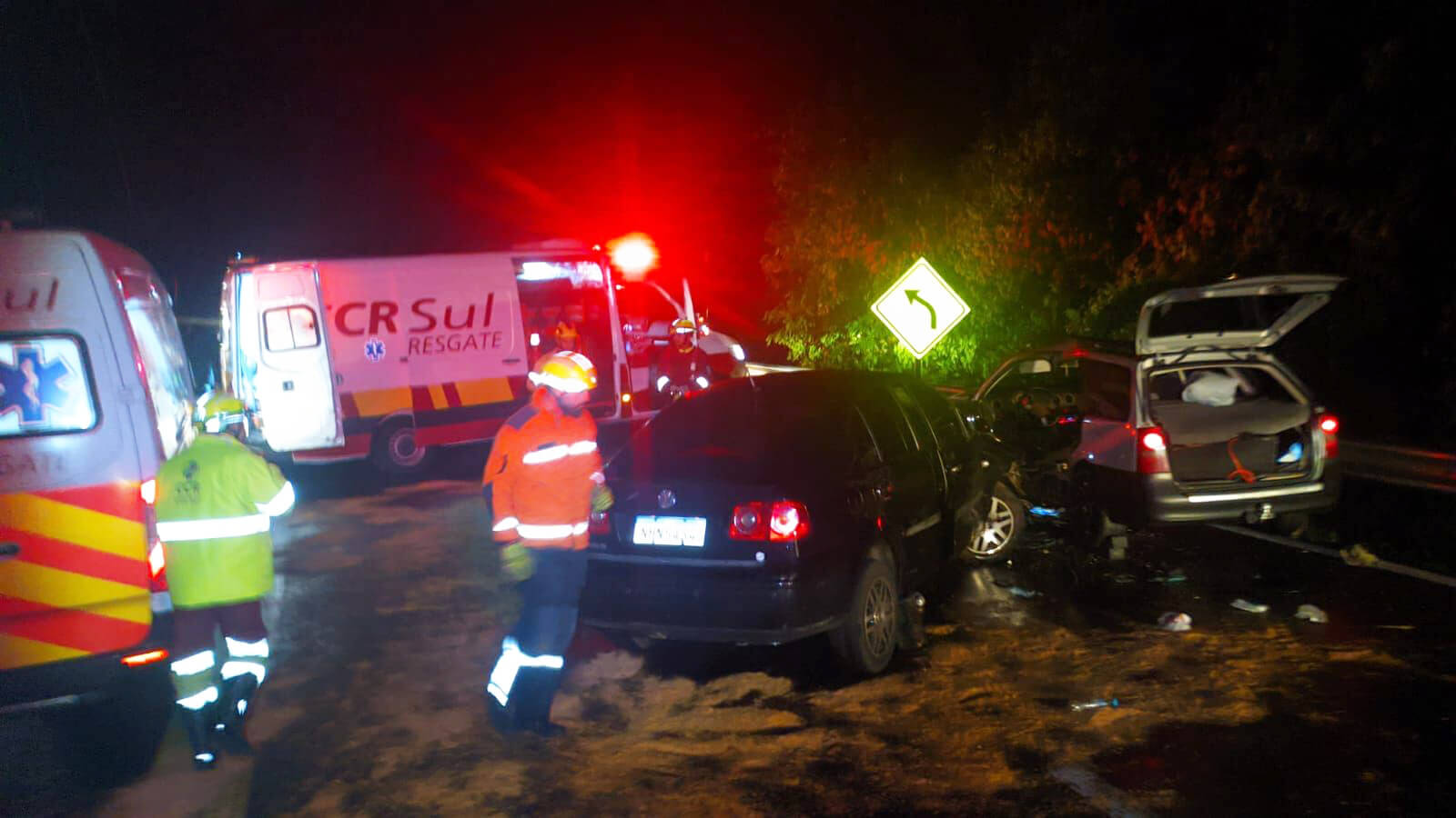 Capa Veículo de Frederico Westphalen se envolve em acidente com quatro pessoas feridas na BR-386