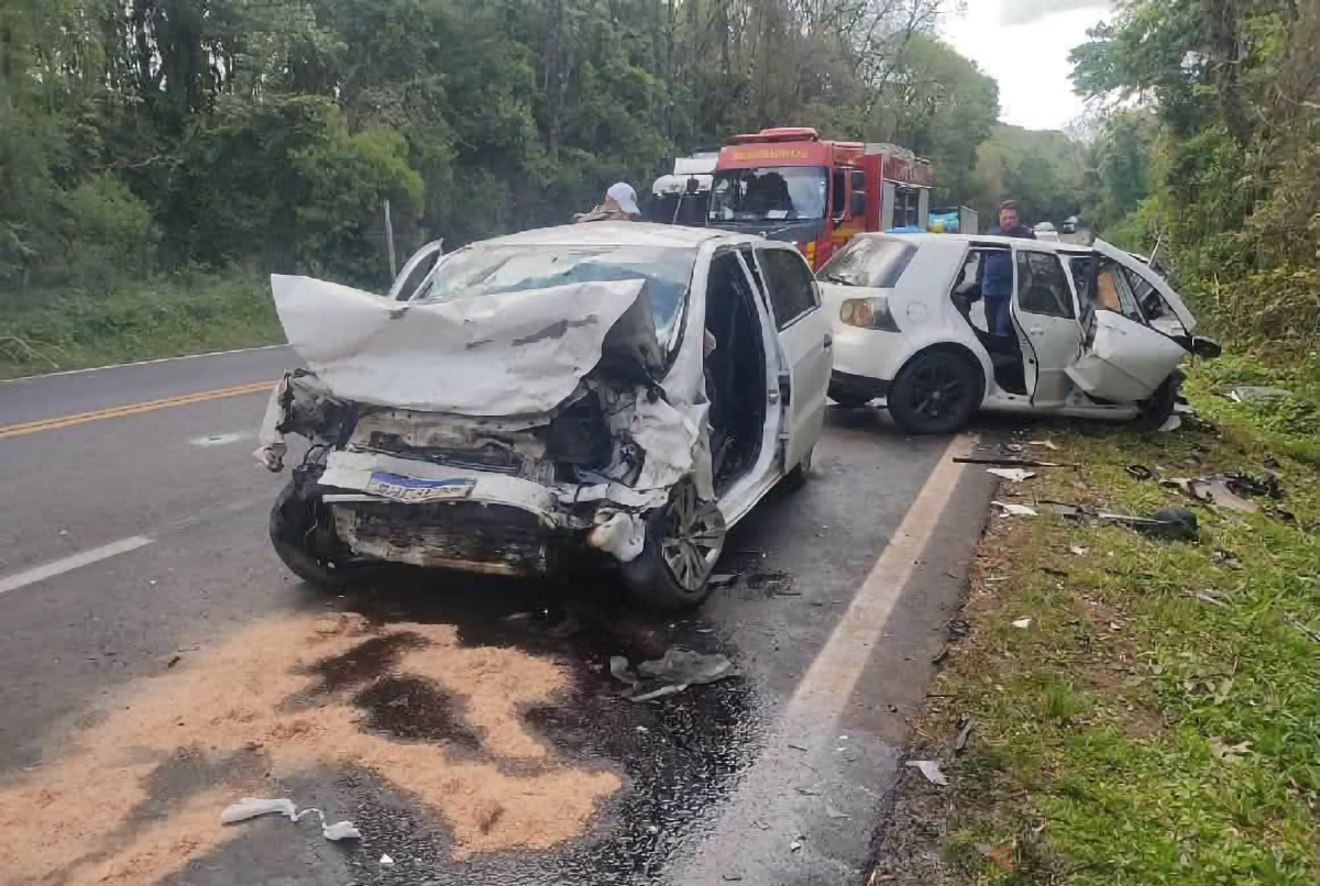 Capa Colisão frontal deixa dois mortos e dois feridos entre Getúlio Vargas e Erechim