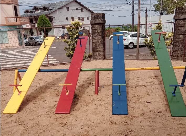 Capa Palmitinho: briquedos da praçinha são revitalizados